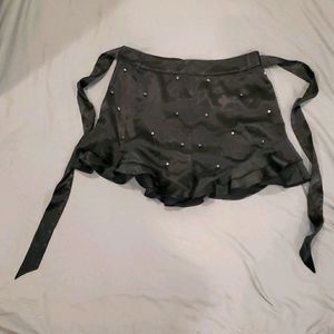 Flowy size M black high waisted satin shorts